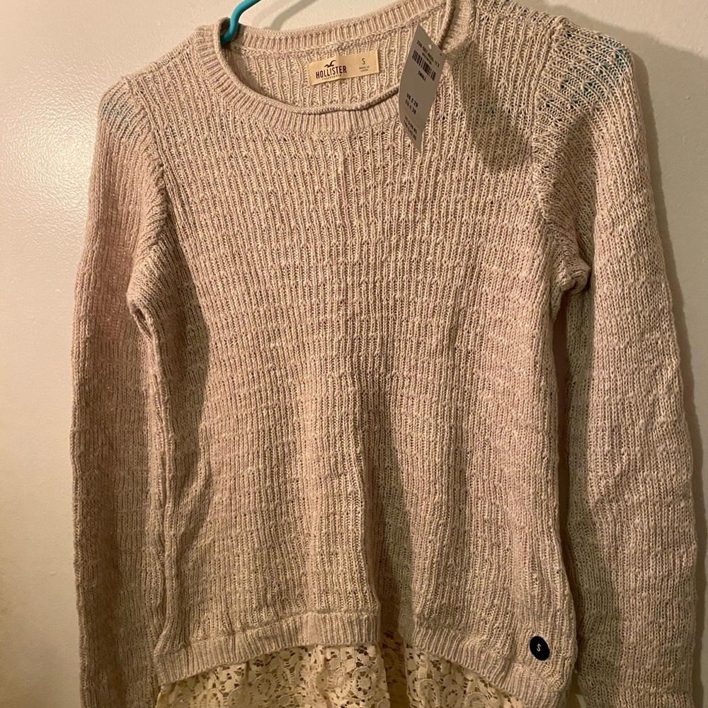 Long sleeve blouse with lace trim